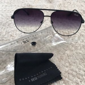 QUAY Australia x Desi Perkins Black/Fade High Key